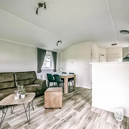 Gorgeous In With Wifi * 줄리아나도르프